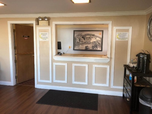 Super 8 by Wyndham Lewiston image 14