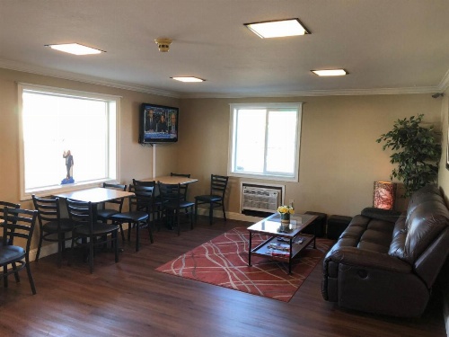 Super 8 by Wyndham Lewiston image 16