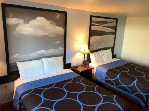 Super 8 by Wyndham Lewiston image 20