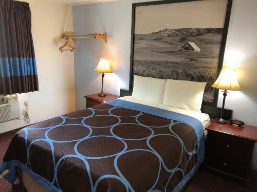 Super 8 by Wyndham Lewiston image 25